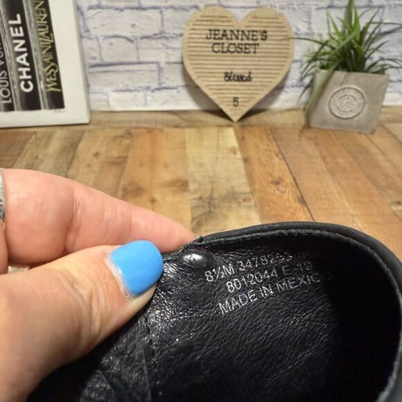 FRYE
CARSON PIPING BOOTIE size 8.5 M Black leather - Picture 3 of 13